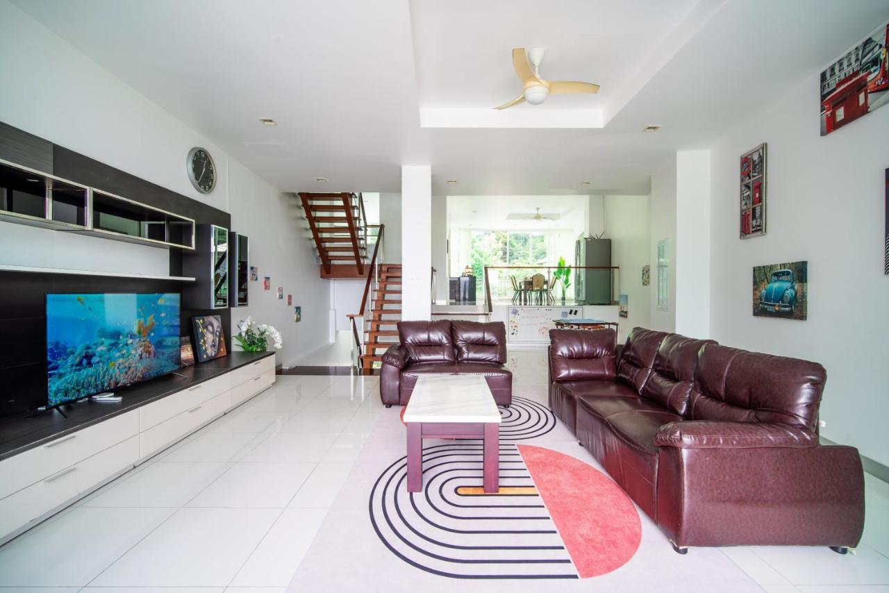 Villa2：四卧泳池别墅/两个海景房/近班赞酒吧街 Biệt thự